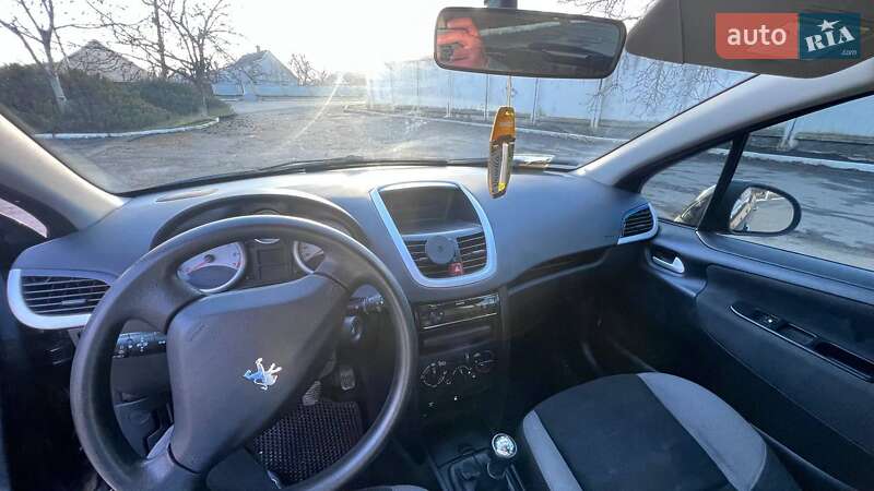 Хетчбек Peugeot 207 2009 в Волочиську