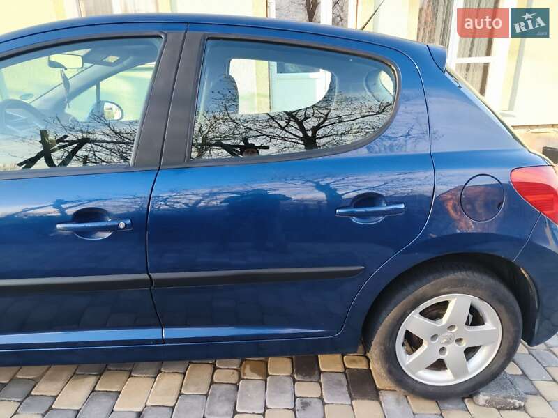 Хэтчбек Peugeot 207 2008 в Самборе