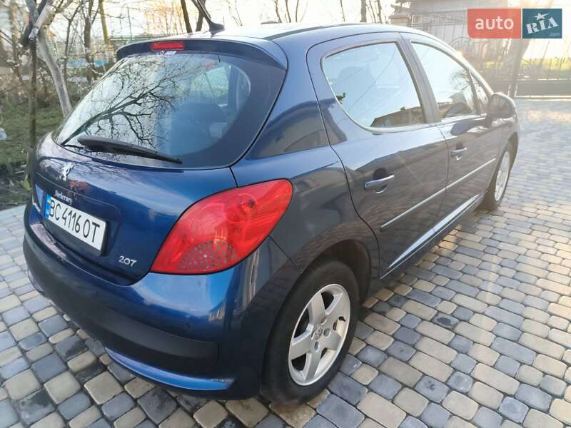 Хэтчбек Peugeot 207 2008 в Самборе