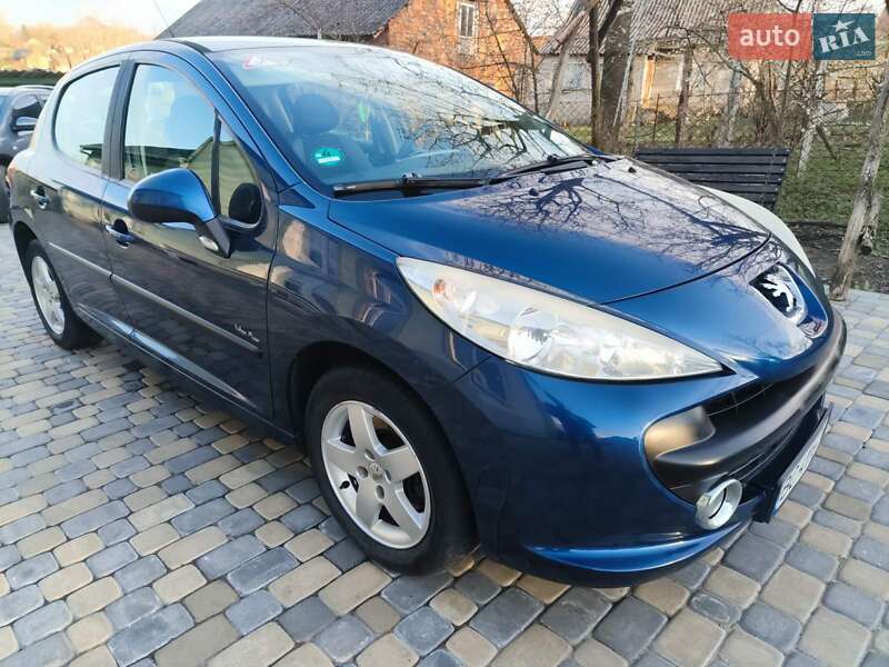 Хэтчбек Peugeot 207 2008 в Самборе
