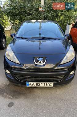 Хэтчбек Peugeot 207 2011 в Киеве