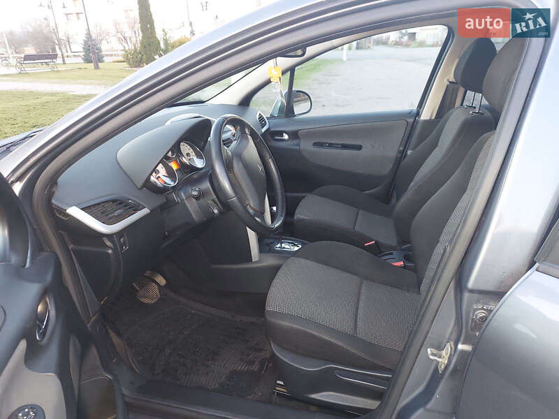 Хэтчбек Peugeot 207 2010 в Ходорове