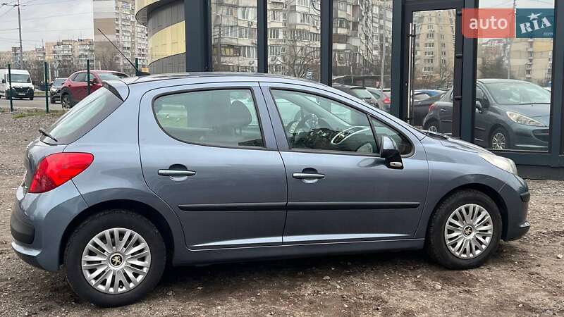 Хэтчбек Peugeot 207 2008 в Киеве
