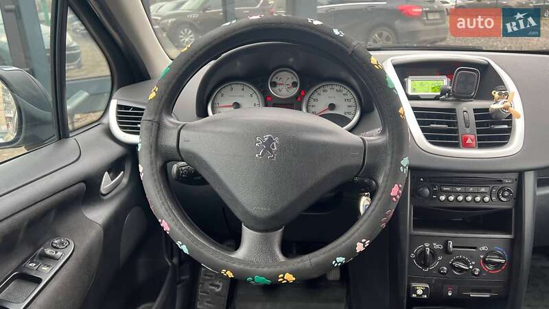 Хэтчбек Peugeot 207 2008 в Киеве