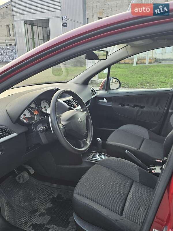 Хэтчбек Peugeot 207 2010 в Киеве