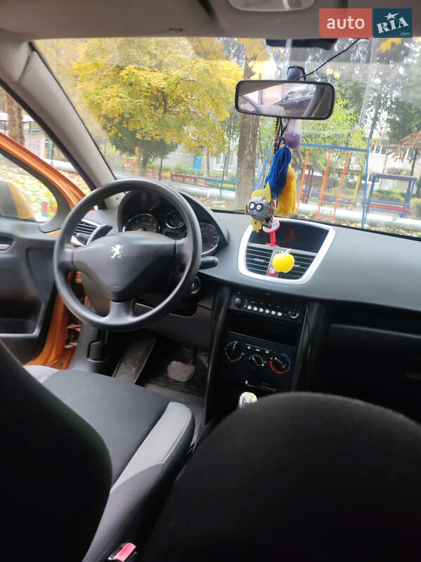 Хетчбек Peugeot 207 2008 в Львові