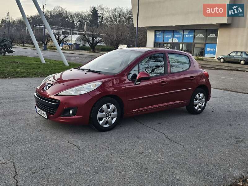 Хэтчбек Peugeot 207 2010 в Киеве фото 6 Хэтчбек Peugeot 207 2010 в Киеве