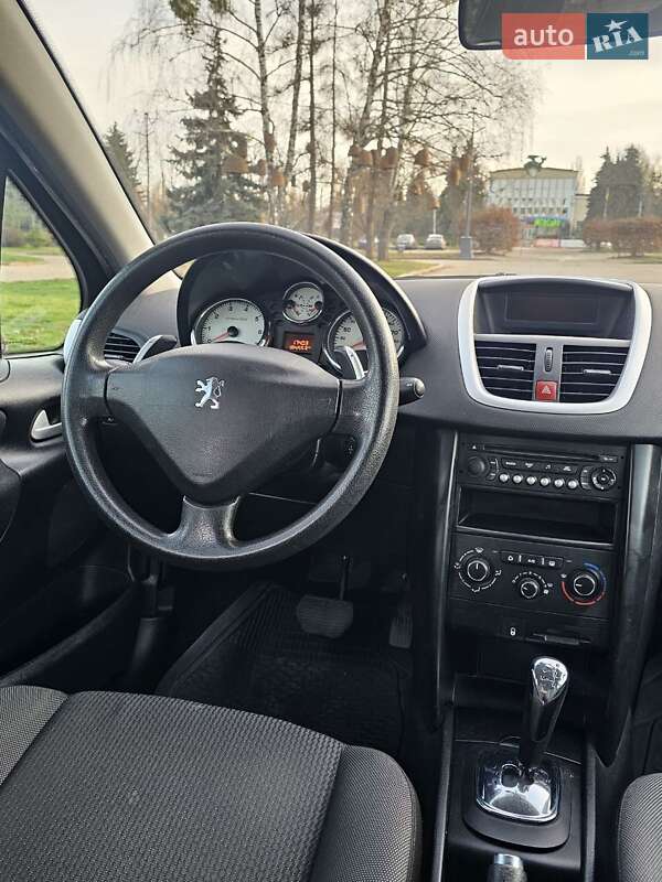 Хэтчбек Peugeot 207 2010 в Киеве фото 18 Хэтчбек Peugeot 207 2010 в Киеве