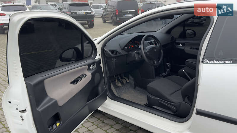 Хетчбек Peugeot 207 2010 в Чернівцях фото 8 Хетчбек Peugeot 207 2010 в Чернівцях