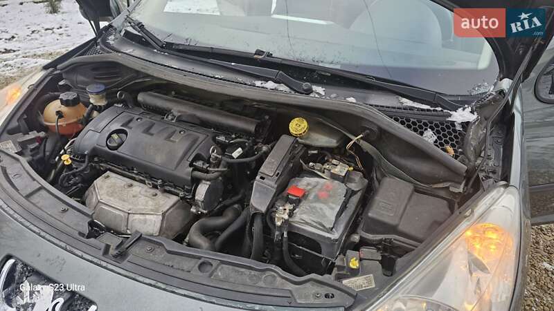 Хэтчбек Peugeot 207 2010 в Стрые