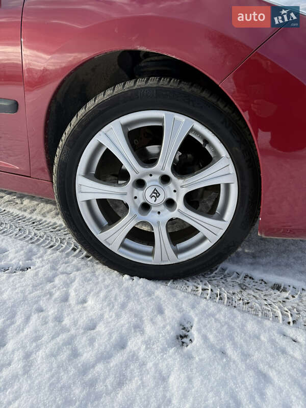 Хэтчбек Peugeot 207 2008 в Белках