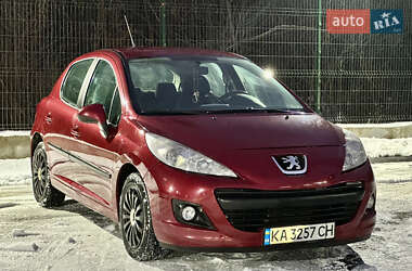 Хэтчбек Peugeot 207 2010 в Киеве