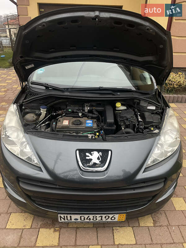 Хэтчбек Peugeot 207 2011 в Львове