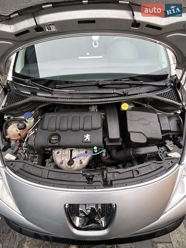Хэтчбек Peugeot 207 2006 в Полтаве