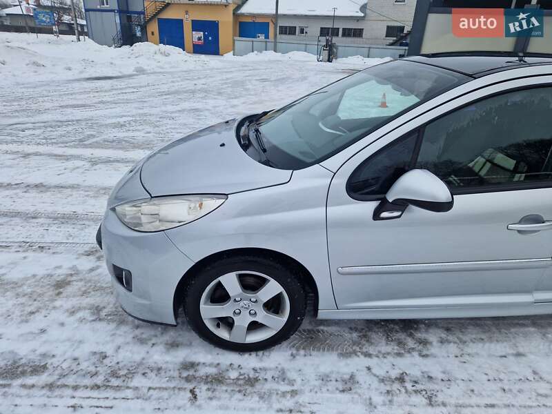 Хэтчбек Peugeot 207 2011 в Долине