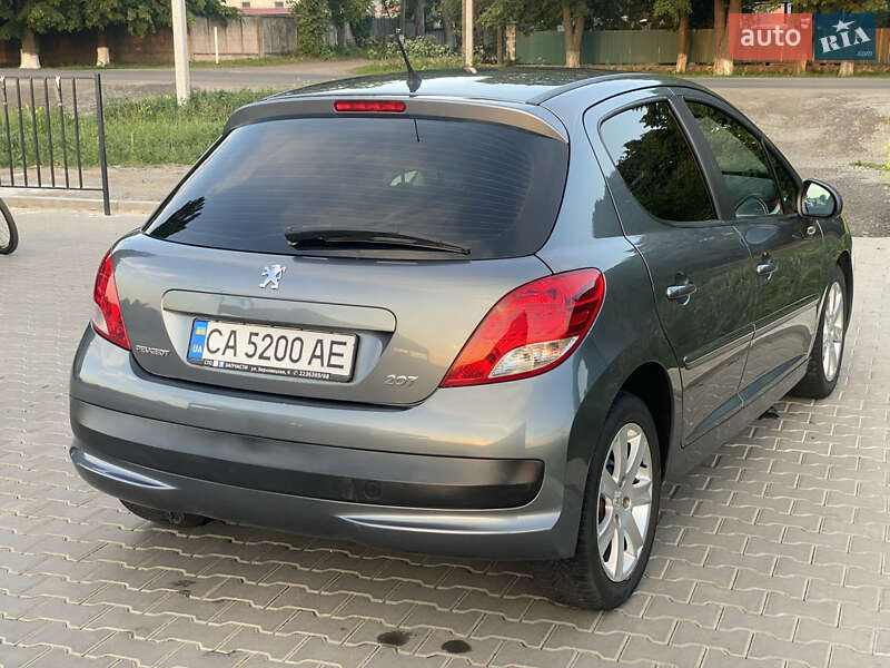 Хэтчбек Peugeot 207 2011 в Умани