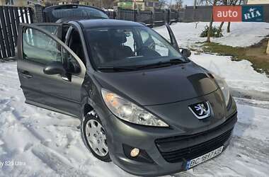 Хетчбек Peugeot 207 2010 в Стрию