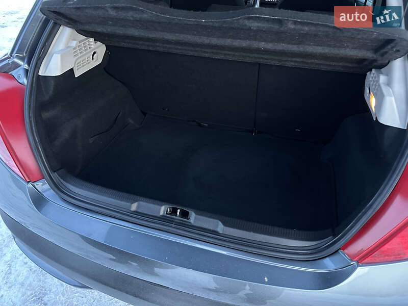 Хэтчбек Peugeot 207 2011 в Умани