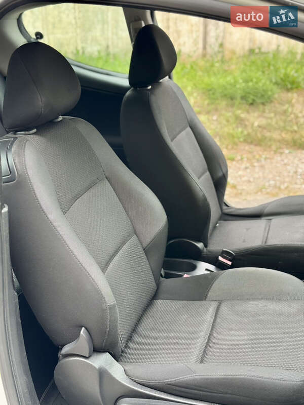 Хэтчбек Peugeot 207 2011 в Чугуеве