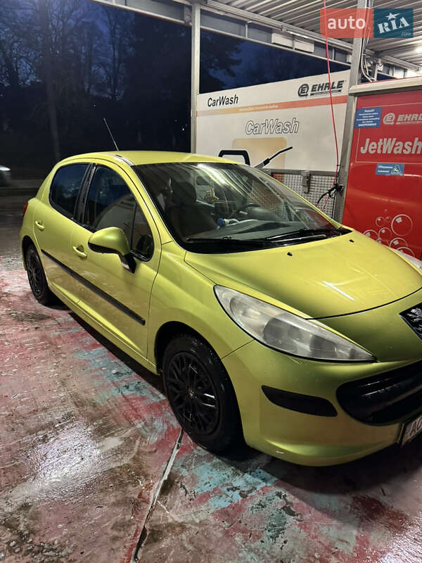 Хэтчбек Peugeot 207 2006 в Ужгороде