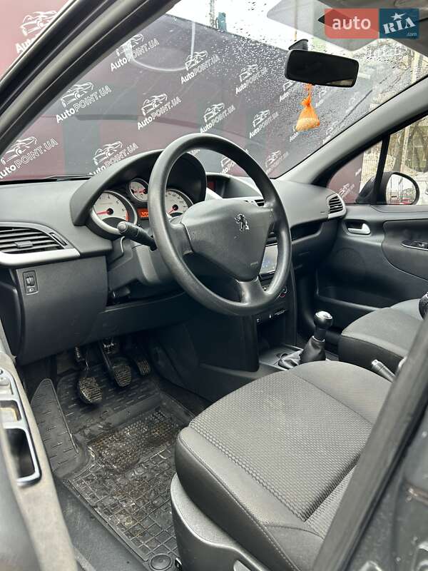 Хэтчбек Peugeot 207 2010 в Сумах