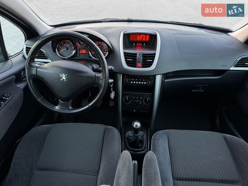 Хетчбек Peugeot 207 2006 в Рівному