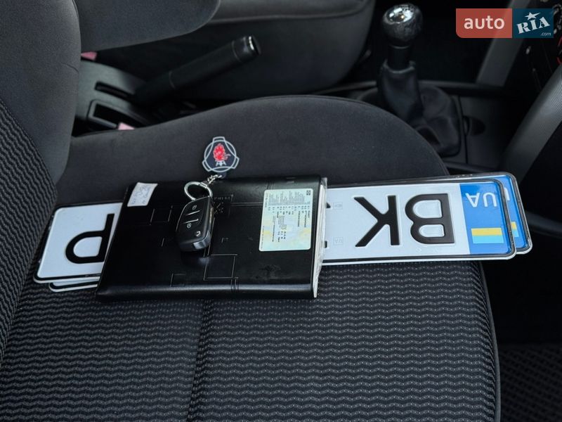 Хетчбек Peugeot 207 2006 в Рівному