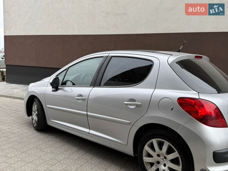Хэтчбек Peugeot 207 2007 в Львове
