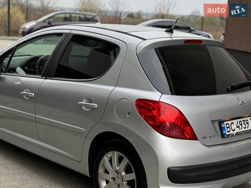 Хэтчбек Peugeot 207 2007 в Львове