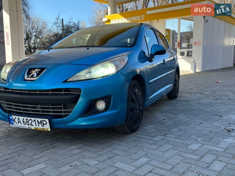 Хэтчбек Peugeot 207 2011 в Запорожье