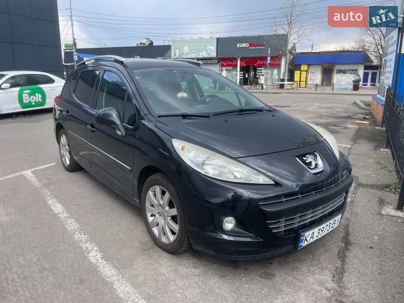 Универсал Peugeot 207 2010 в Киеве