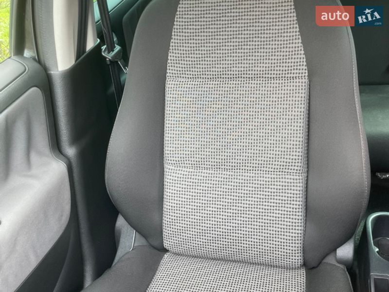 Универсал Peugeot 207 2010 в Киеве