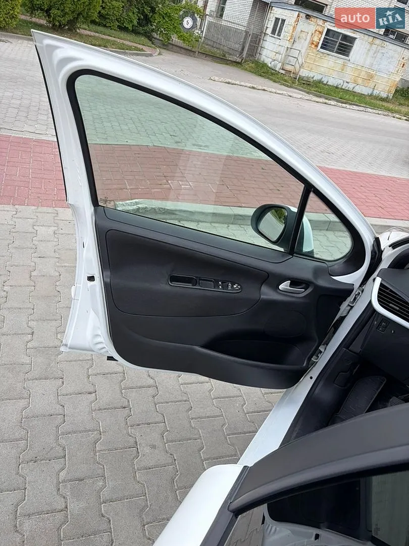 2010 Peugeot 207 - мініатюра 13