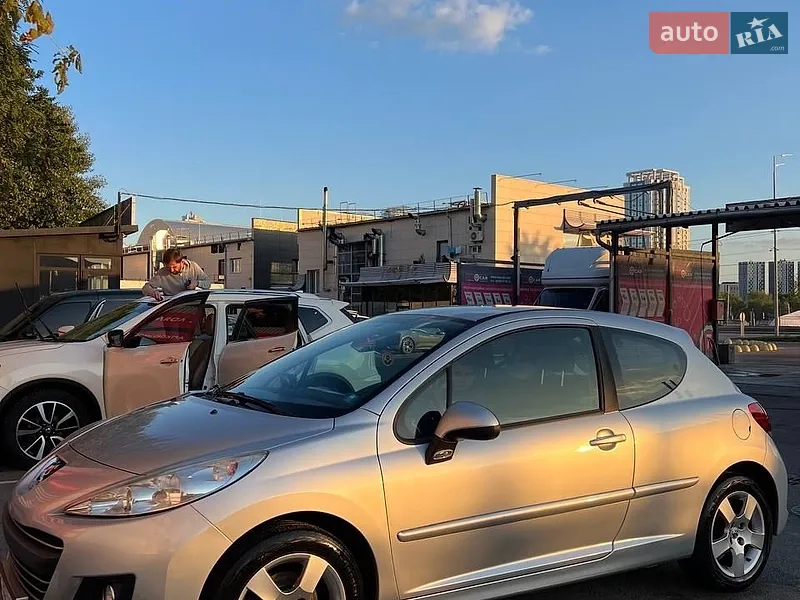 Peugeot 207