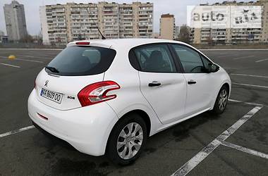 Хетчбек Peugeot 208 2014 в Києві