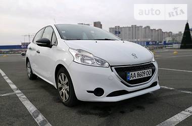 Хетчбек Peugeot 208 2014 в Києві