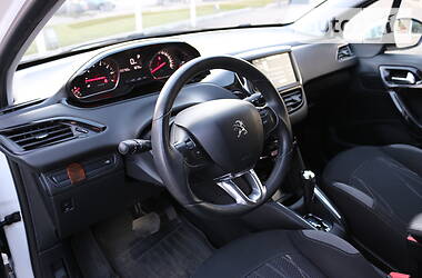 Хэтчбек Peugeot 208 2014 в Киеве