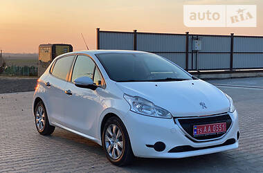 Хетчбек Peugeot 208 2014 в 