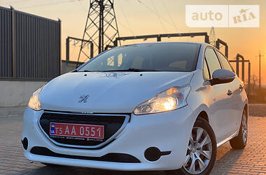 Хетчбек Peugeot 208 2014 в 