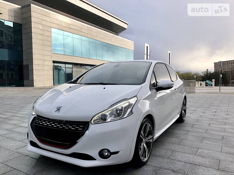Хетчбек Peugeot 208 2014 в Харкові
