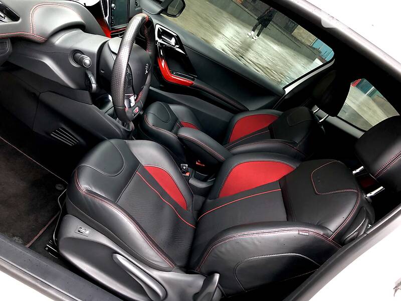 Хетчбек Peugeot 208 2014 в Харкові
