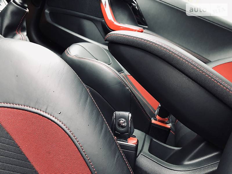 Хетчбек Peugeot 208 2014 в Харкові
