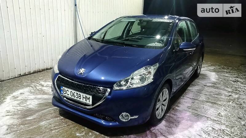 Хетчбек Peugeot 208 2013 в Львові фото Хетчбек Peugeot 208 2013 в Львові