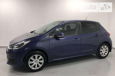 Хэтчбек Peugeot 208 2015 в Киеве