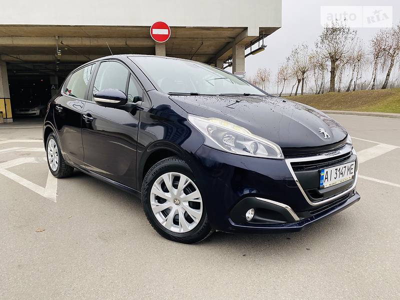 Хэтчбек Peugeot 208 2017 в Киеве