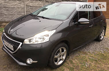 Хэтчбек Peugeot 208 2012 в Виннице