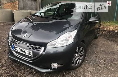 Хэтчбек Peugeot 208 2012 в Львове