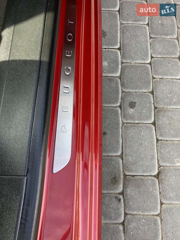 Хетчбек Peugeot 208 2019 в Снятині