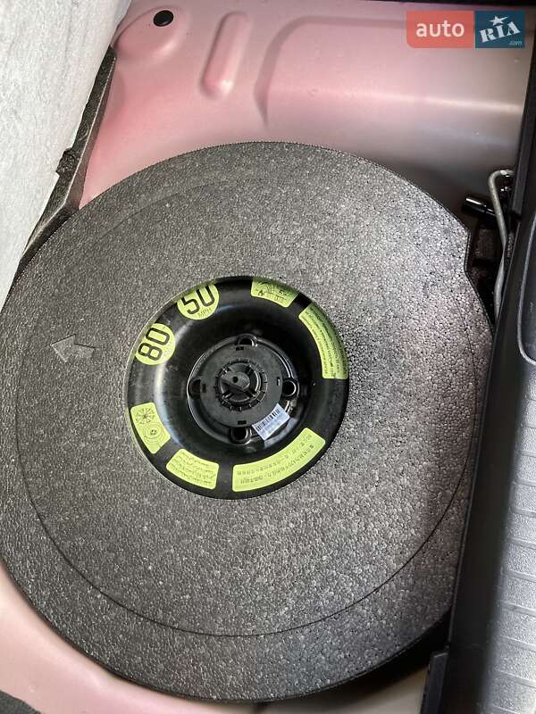 Хетчбек Peugeot 208 2019 в Снятині