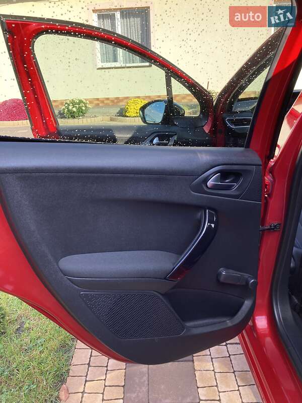 Хетчбек Peugeot 208 2019 в Снятині